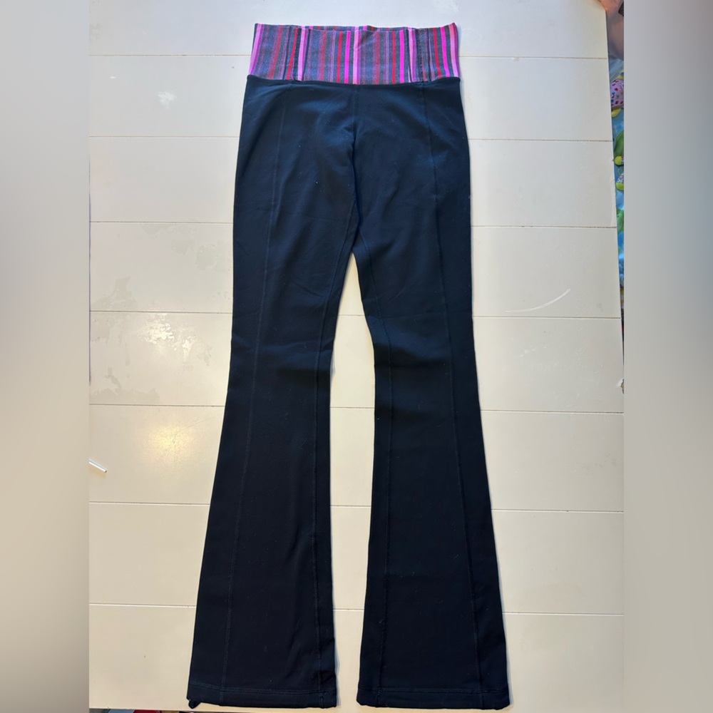 Size 6 Lululemon flare leggings. Black